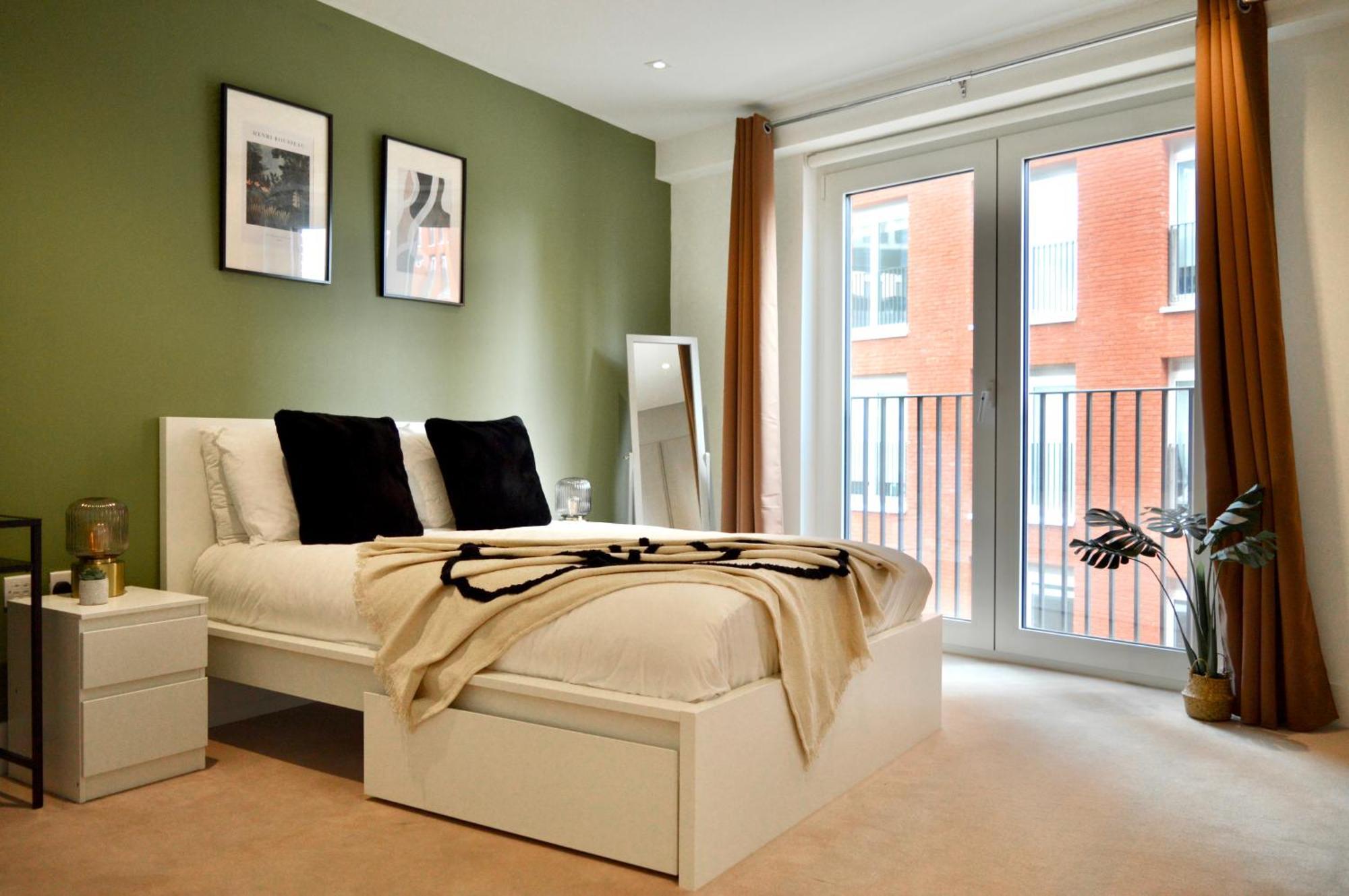 Apartament Luxury 2 Bed Vauxhall, Balcony, Sleeps 4, - Open For Business Stays, Long Stays, Families Relocating Londra